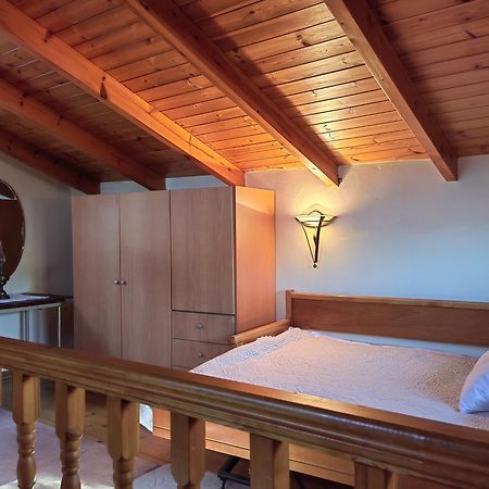 칼라브리타 Plataniotissa Mansion 빌라 외부 사진