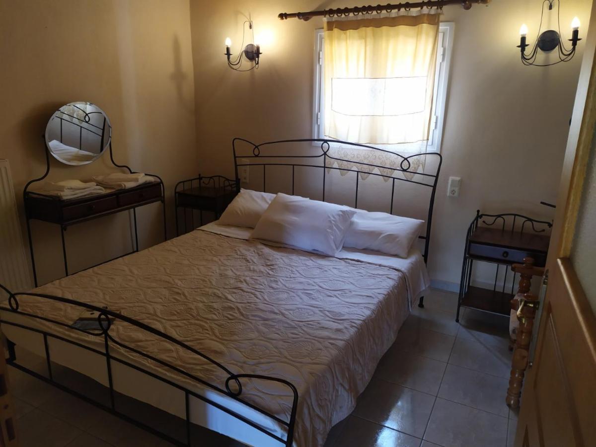 칼라브리타 Plataniotissa Mansion 빌라 외부 사진