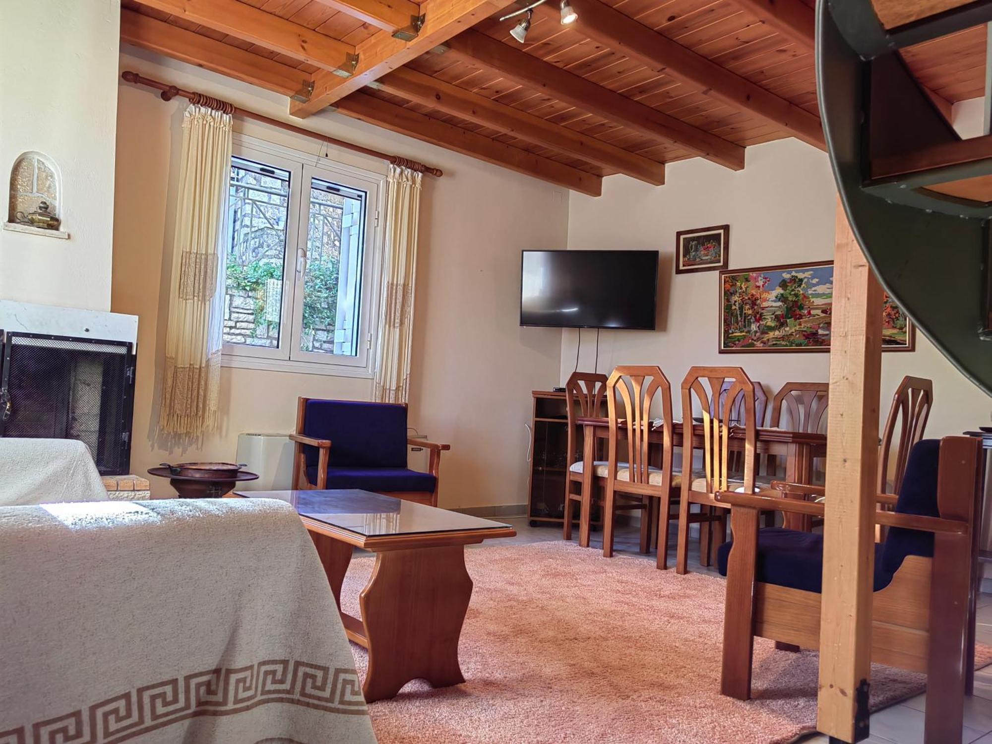 칼라브리타 Plataniotissa Mansion 빌라 외부 사진