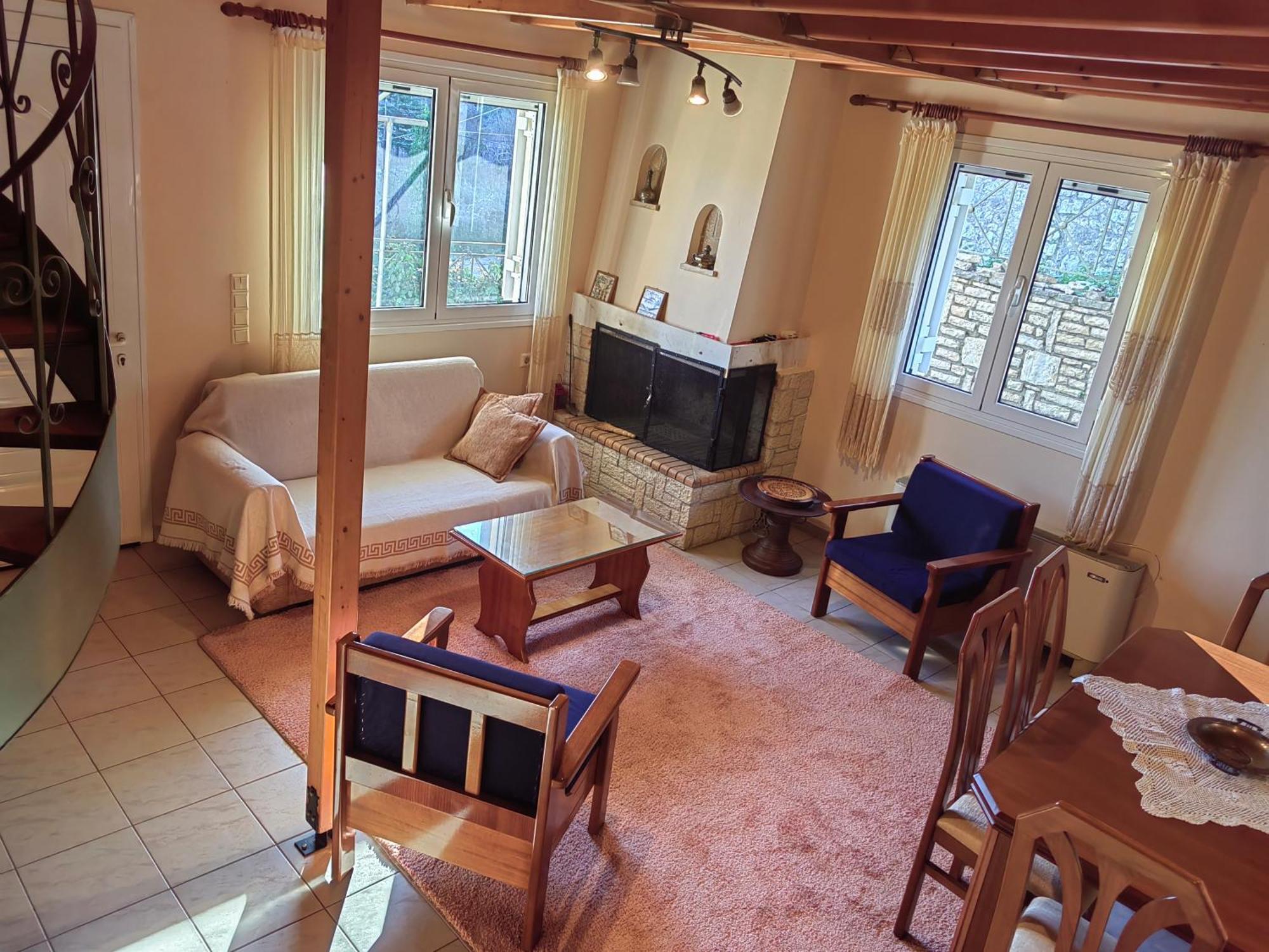 칼라브리타 Plataniotissa Mansion 빌라 외부 사진
